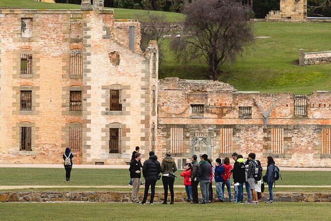 Grand Hobart Walking Tour - Salamanca Precinct: colonial warehouses turned into today’s meeting places