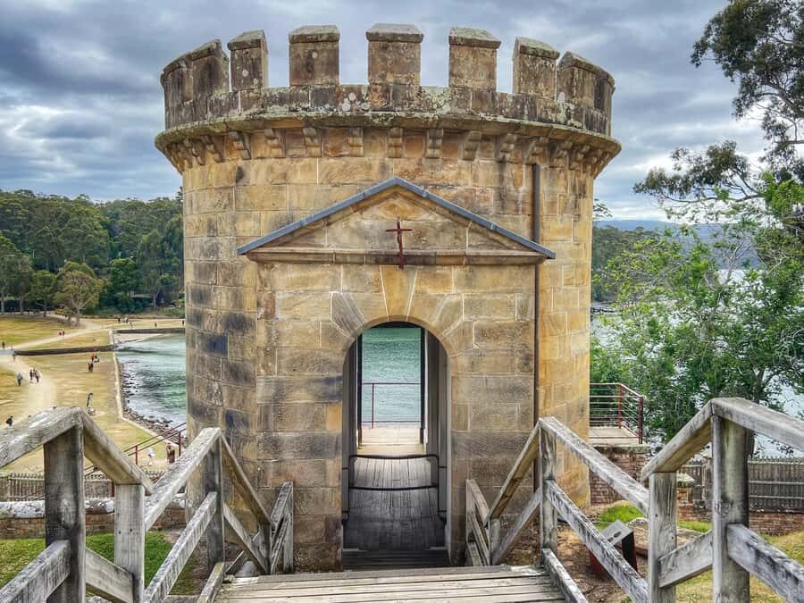 Hobart: Port Arthur, Harbor Cruise and Isle of the Dead Tour - Tasmanian Chocolate Foundry stop: the gentle reset