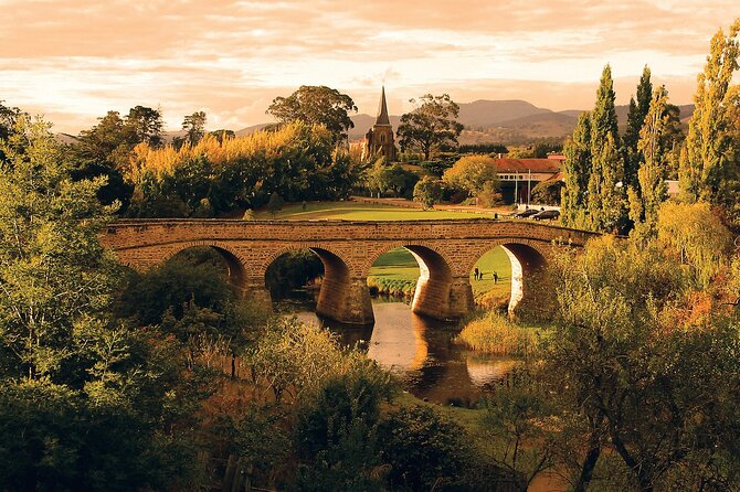 nipaluna (Hobart) Highlights Day Tour - Salamanca Market on Saturdays: 75 Minutes to Browse Like a Local