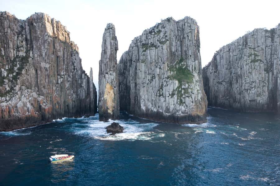 Tasman Peninsula Day Trip with Cruise & Devils from Hobart - From Hobart to Port Arthur: the bus ride that sets expectations